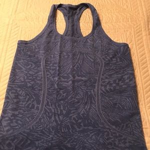 Lululemon fitted tank